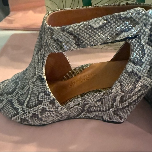 Gentle Souls by Kenneth Cole - Picture 3 of 4